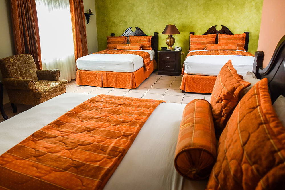 Hotel Victoria Сан Педро Сула Екстериор снимка